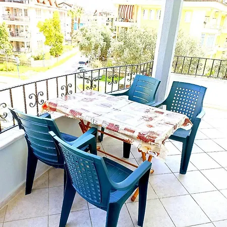Апартаменты Fethiye Merkezde Ferah Ve Balkonlu 2+1 Daire