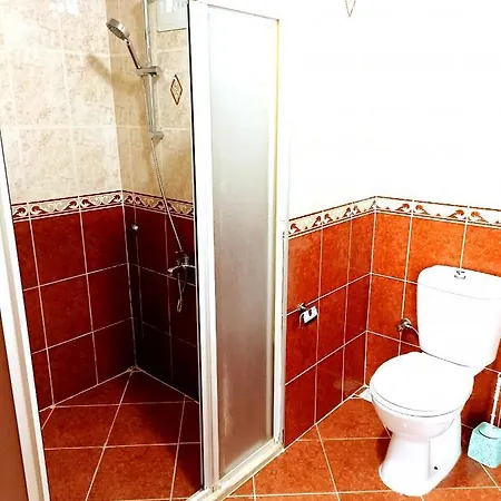 Fethiye Merkezde Ferah Ve Balkonlu 2+1 Daire *