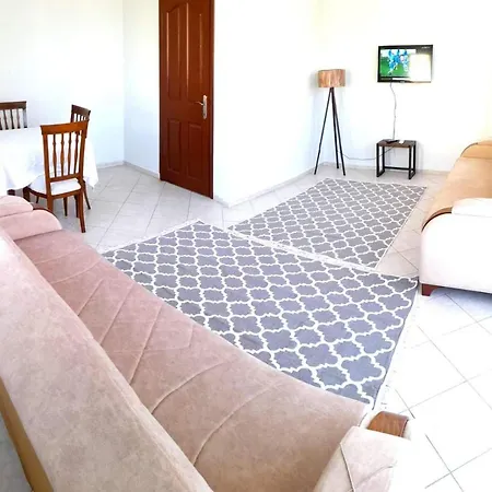 Fethiye Merkezde Ferah Ve Balkonlu 2+1 Daire Апартаменты Фетхие