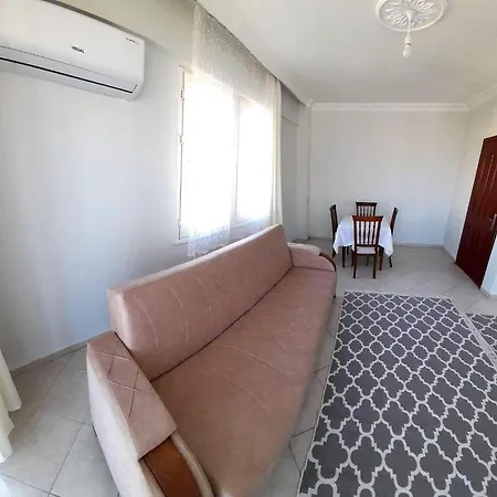 Fethiye Merkezde Ferah Ve Balkonlu 2+1 Daire Апартаменты *