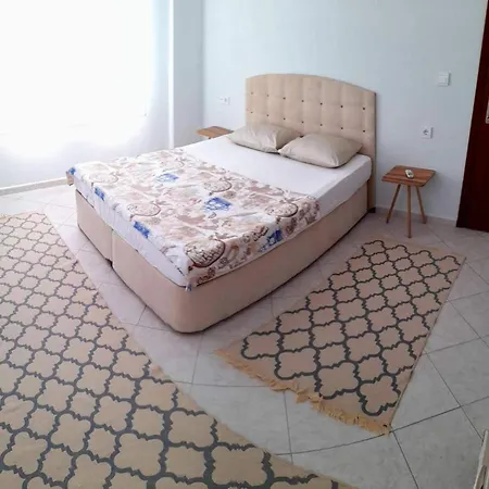 Апартаменты Fethiye Merkezde Ferah Ve Balkonlu 2+1 Daire