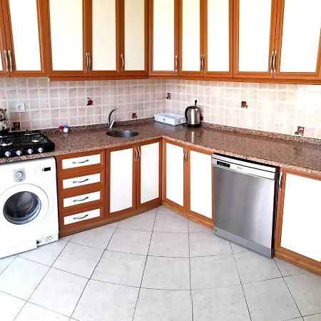Апартаменты Fethiye Merkezde Ferah Ve Balkonlu 2+1 Daire