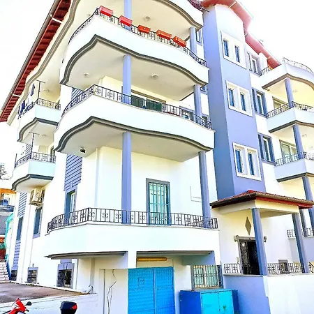 Fethiye Merkezde Ferah Ve Balkonlu 2+1 Daire Апартаменты Фетхие