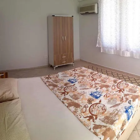 Fethiye Merkezde Ferah Ve Balkonlu 2+1 Daire Апартаменты *