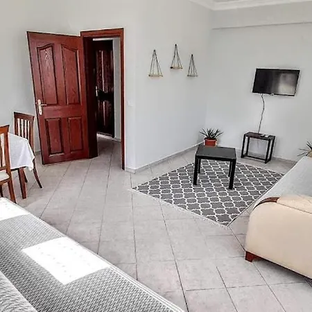 Апартаменты Fethiye Merkezde Ferah Ve Balkonlu 2+1 Daire Фетхие