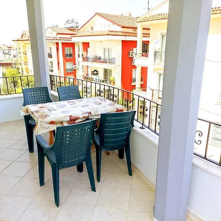Fethiye Merkezde Ferah Ve Balkonlu 2+1 Daire Апартаменты *