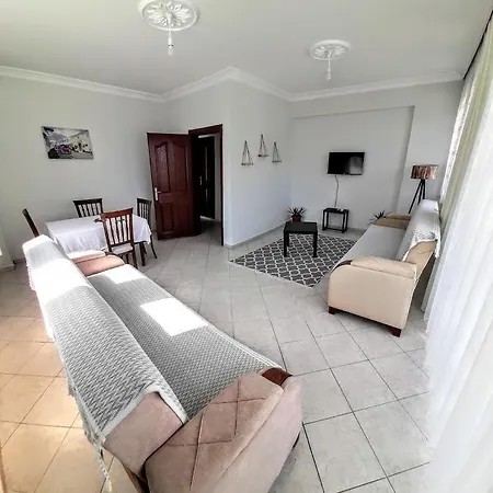 Fethiye Merkezde Ferah Ve Balkonlu 2+1 Daire Апартаменты *