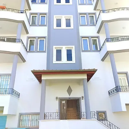 Апартаменты Fethiye Merkezde Ferah Ve Balkonlu 2+1 Daire